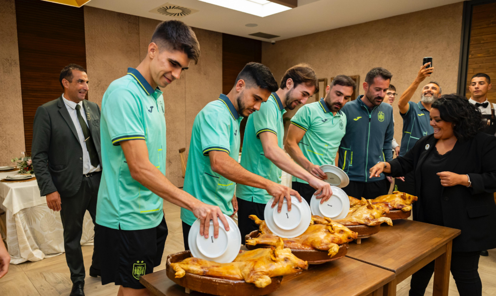 [Eventos] La Selección de fútbol sala disfruta de la gastronomía e instalaciones de Zibá